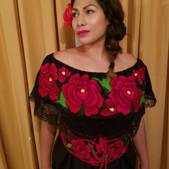 DRESSES, DRESSES, DRESSES, DRESSES!! - Picture 6 of 8